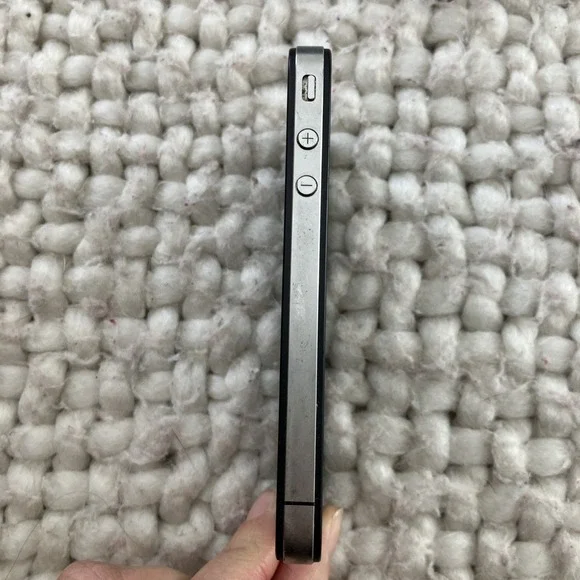 Apple iPhone 4 A1332 Black Untested For Parts - Picture 3 of 6